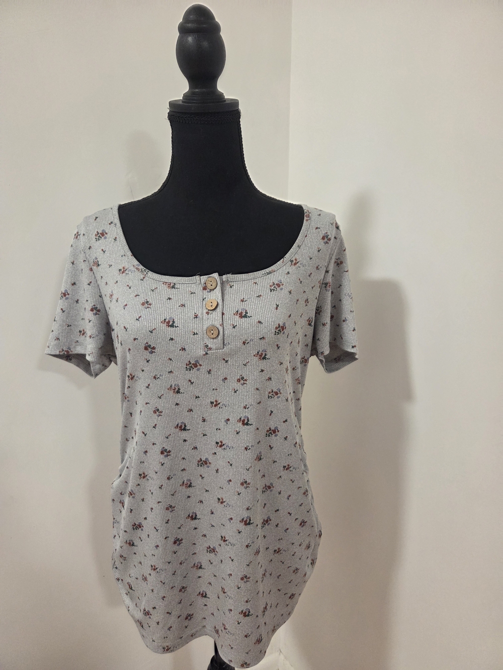 Women's Scoop Neck Short Sleeve Maternity Top Light Gray Floral